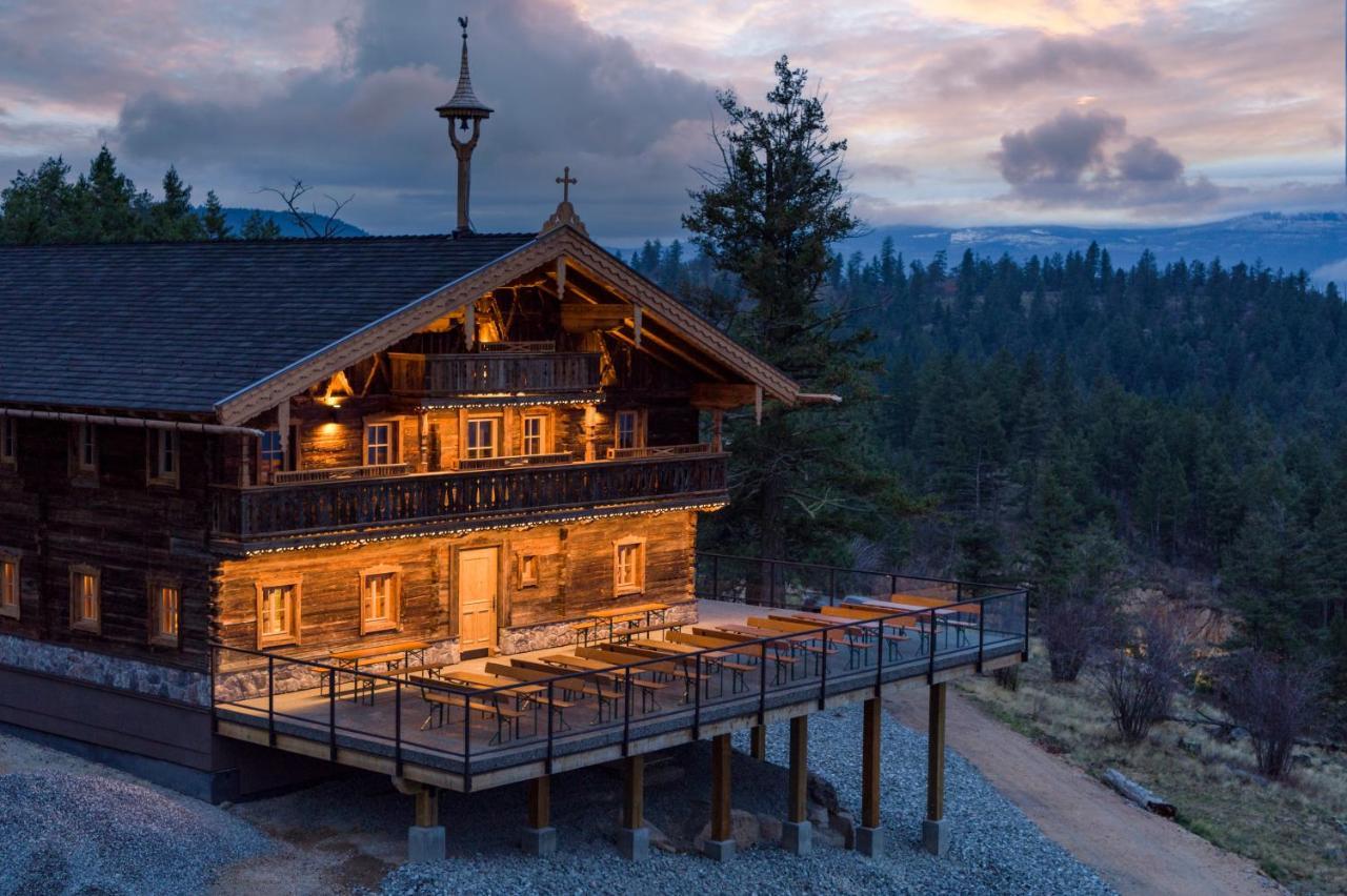 Sparkling Hill Resort And Spa - Adults-Only Resort Vernon Esterno foto