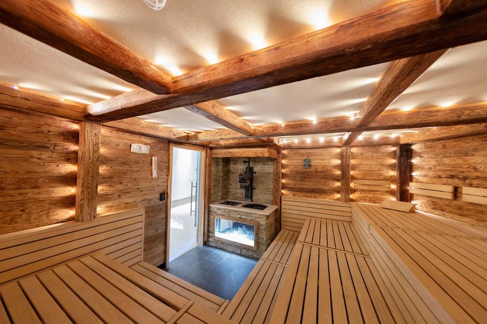 Sparkling Hill Resort And Spa - Adults-Only Resort Vernon Esterno foto