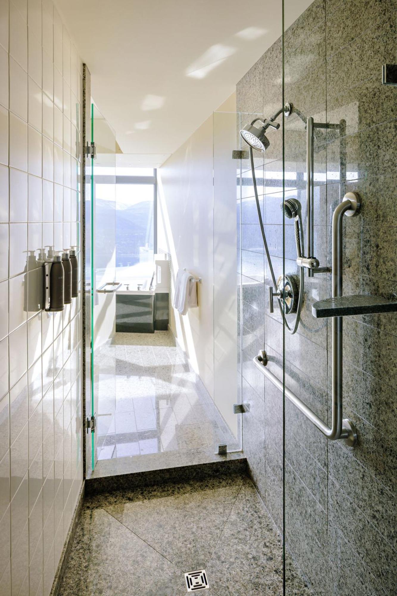Sparkling Hill Resort And Spa - Adults-Only Resort Vernon Esterno foto