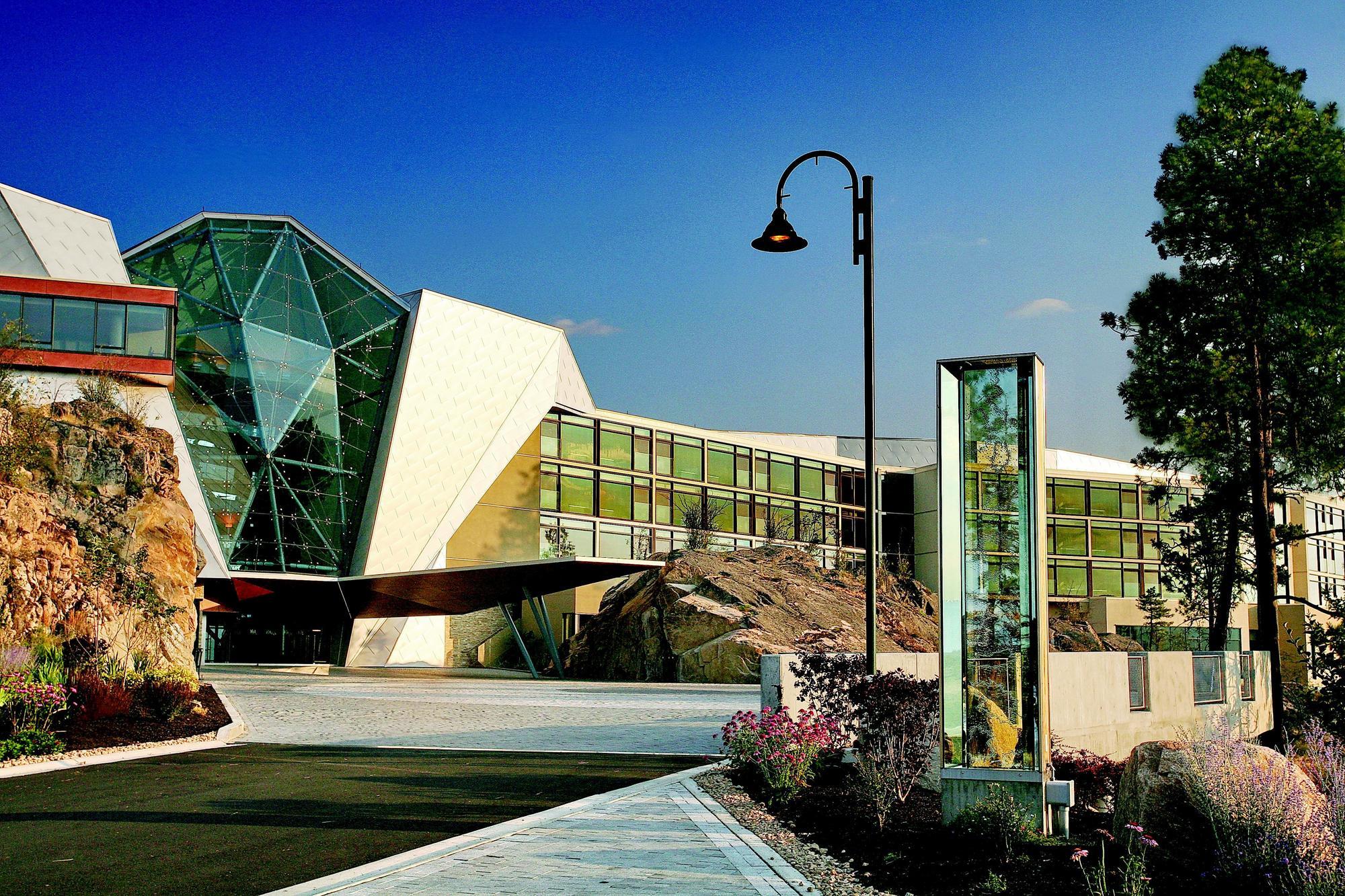 Sparkling Hill Resort And Spa - Adults-Only Resort Vernon Esterno foto