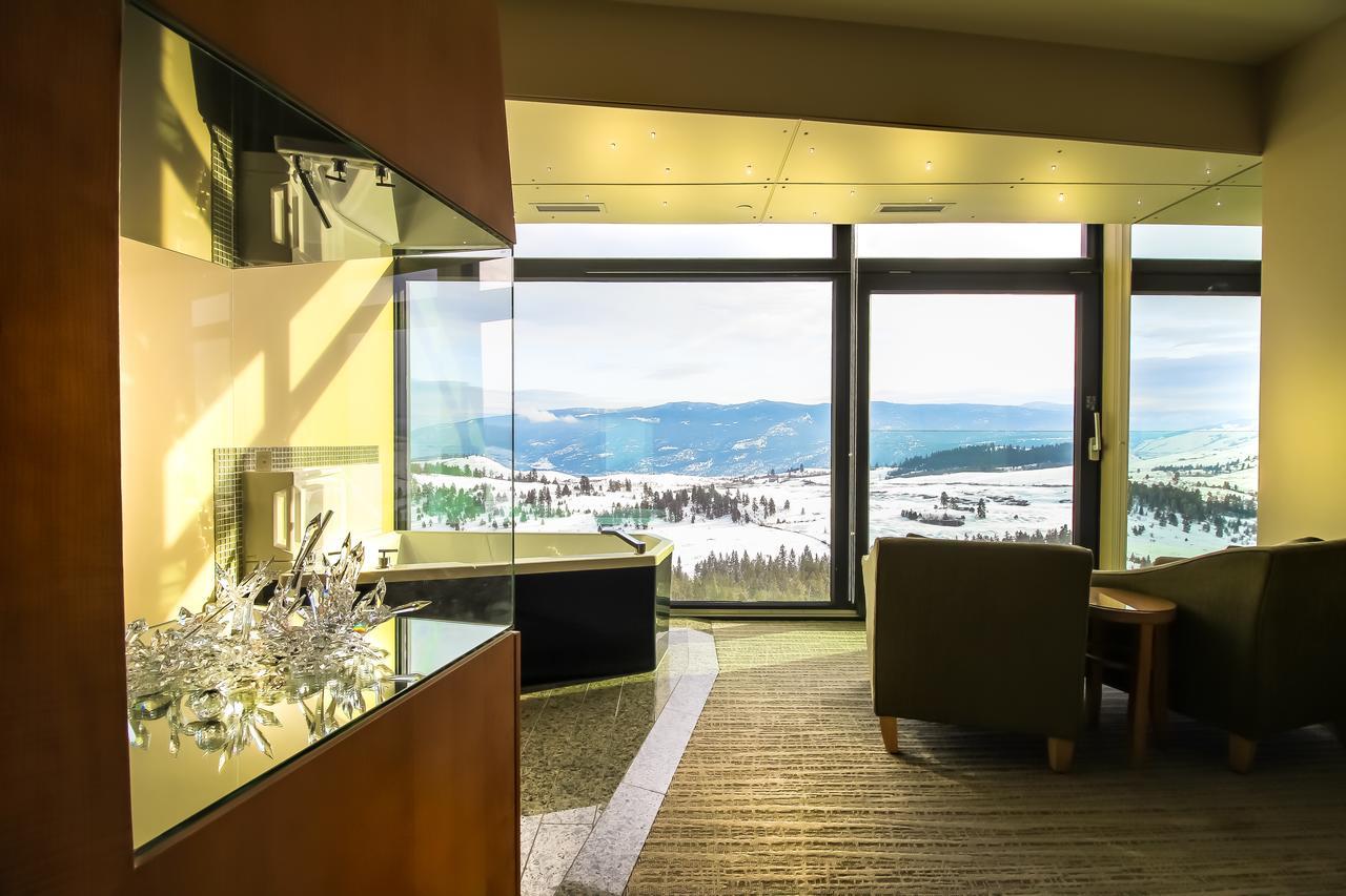Sparkling Hill Resort And Spa - Adults-Only Resort Vernon Esterno foto