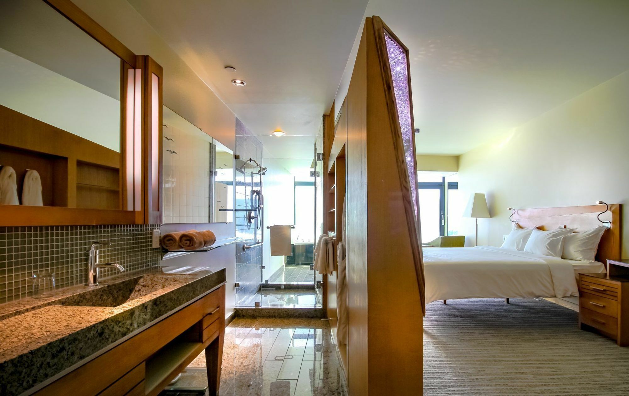 Sparkling Hill Resort And Spa - Adults-Only Resort Vernon Esterno foto