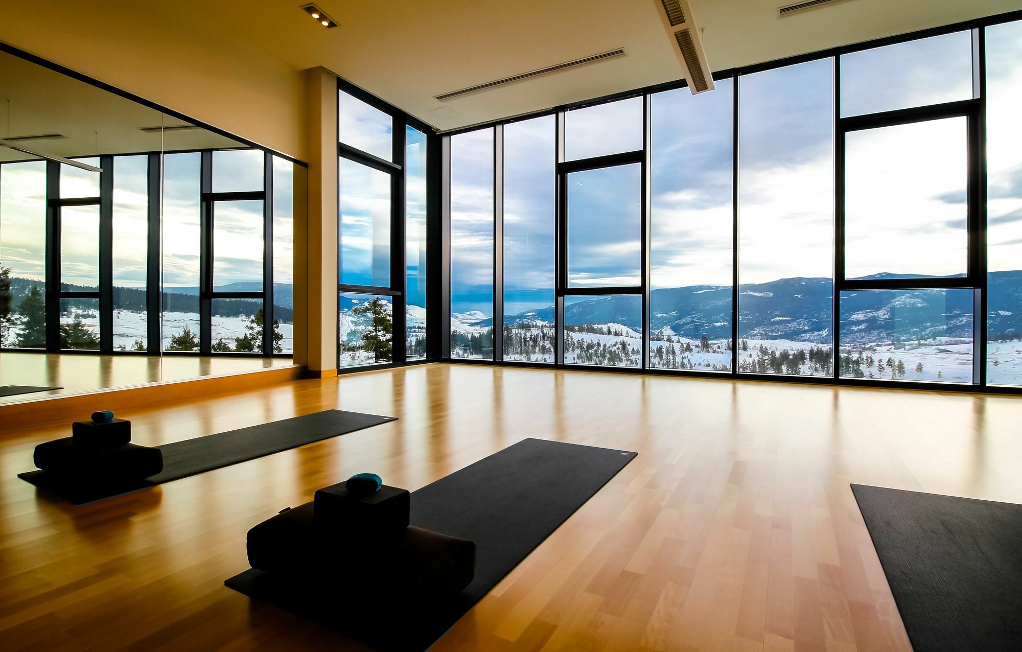 Sparkling Hill Resort And Spa - Adults-Only Resort Vernon Esterno foto